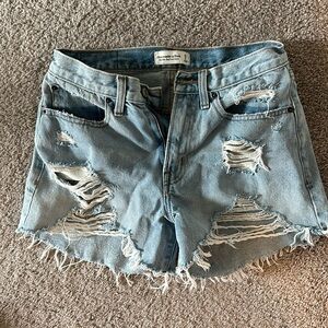 Abercrombie Mid Rise Boyfriend Short